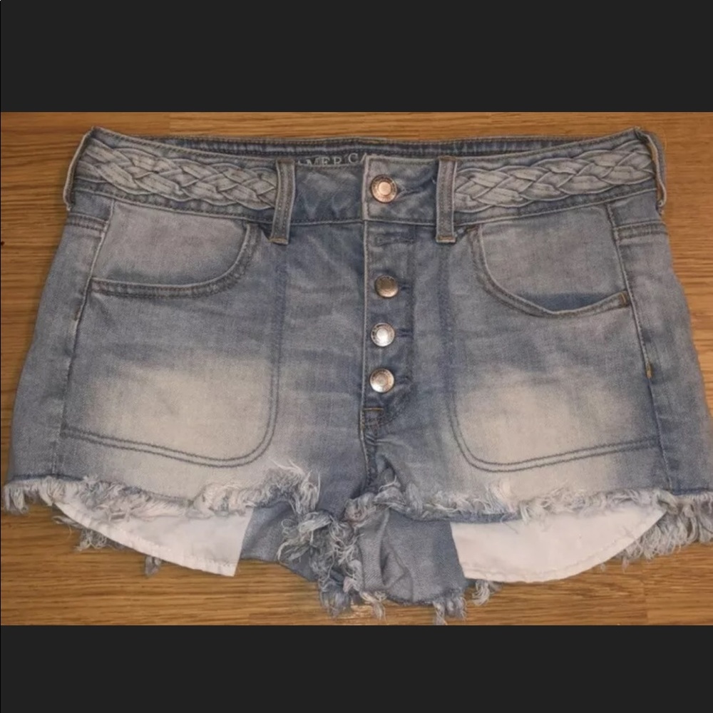 Sale AEO boho light wash cutoff shorts size 8
